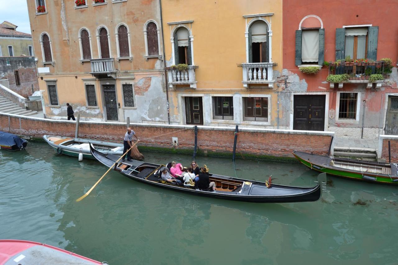 Suite In Venice Ai Carmini Luaran gambar
