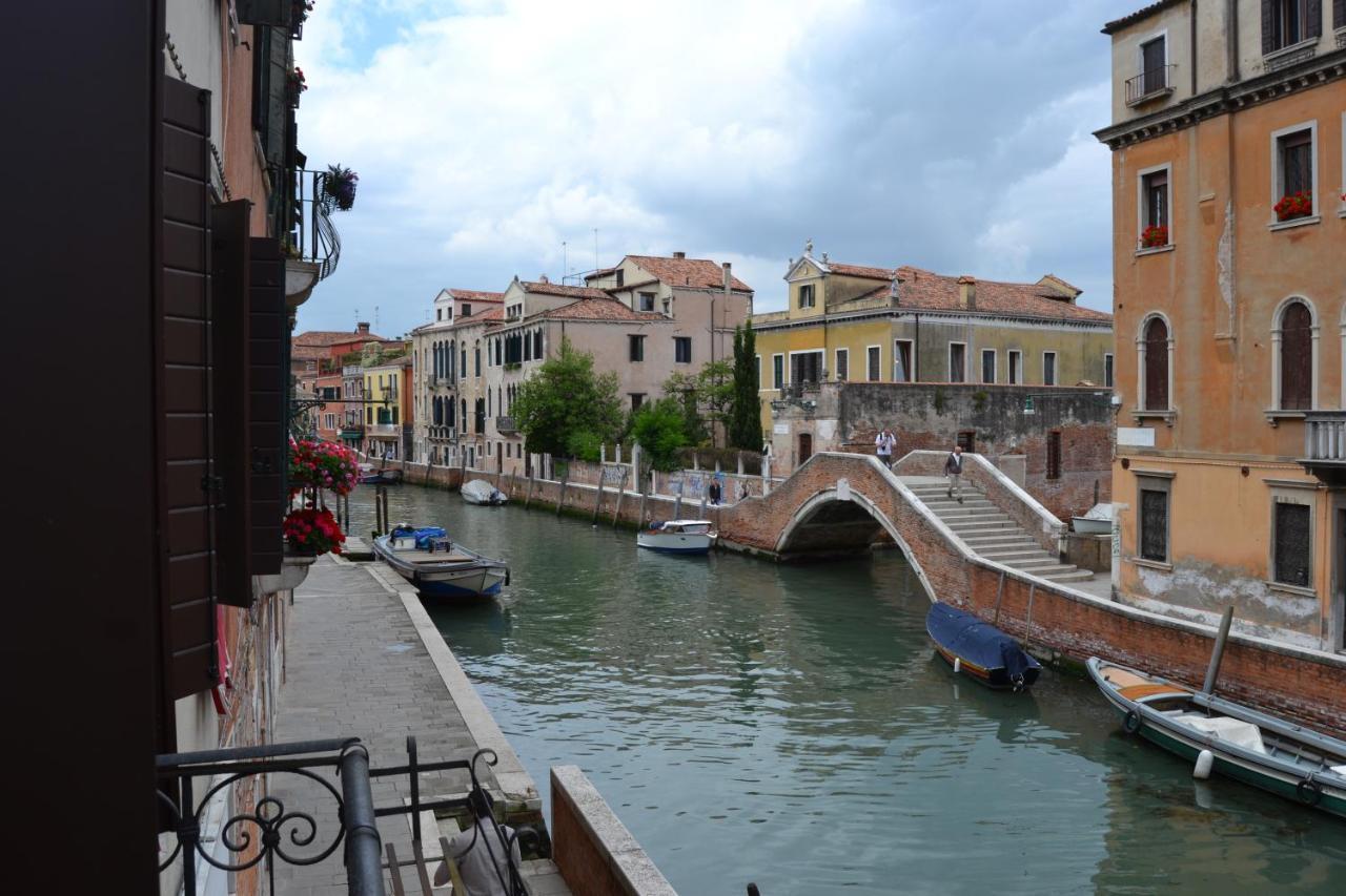 Suite In Venice Ai Carmini Luaran gambar