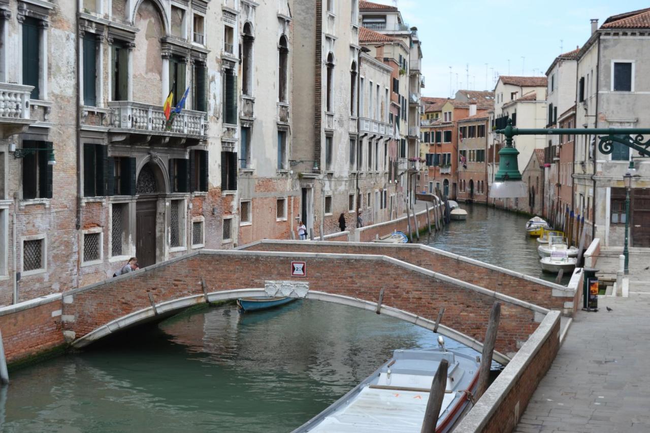 Suite In Venice Ai Carmini Luaran gambar